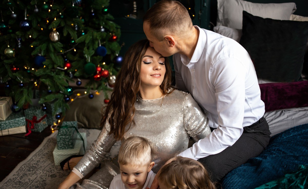 Familie an Weihnachten - Die perfekte Geschenkidee für Männer: Hemden schenken